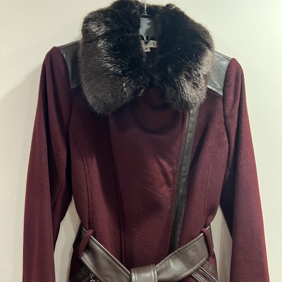 Faux fur coat. - Picture 7 of 9